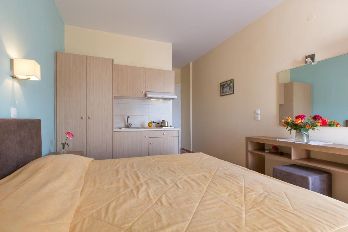 Tolon Beach Hotel (Tolo)
