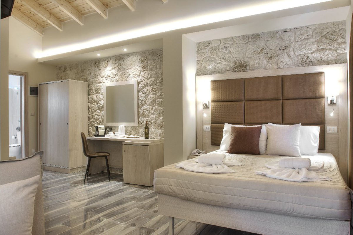 PORTO DEMO BOUTIQUE (Adults Only 16+) (Ag. Georgios) (C)