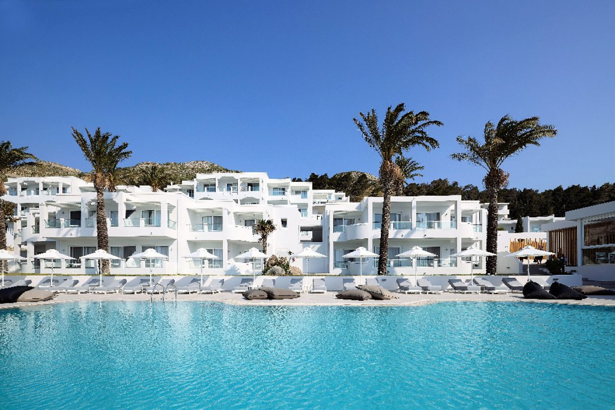 Dimitra Beach Hotel and Suites (Agios Fokas)