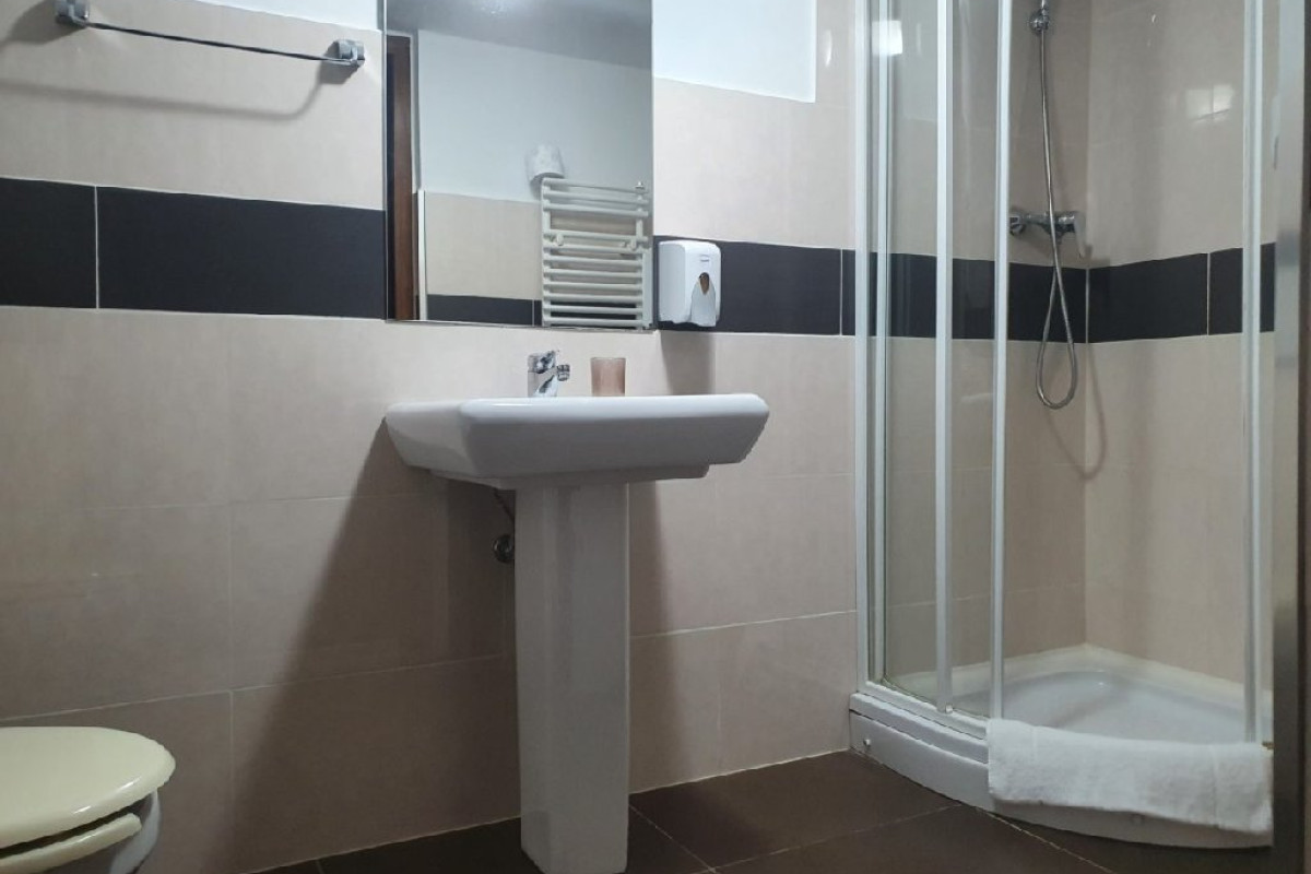 . MYSTIQUE CAMERE DE INCHIRIAT