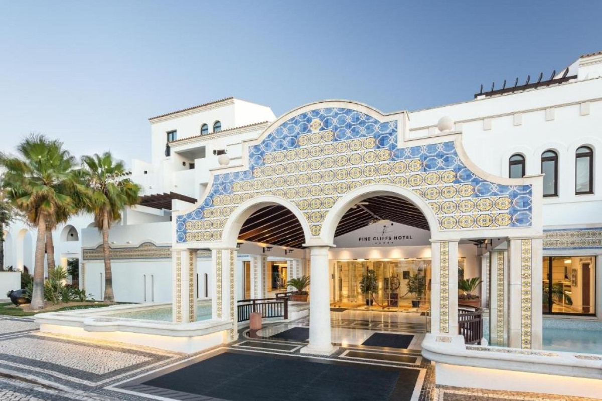 Pine Cliffs Hotel, a Luxury Collection Resort