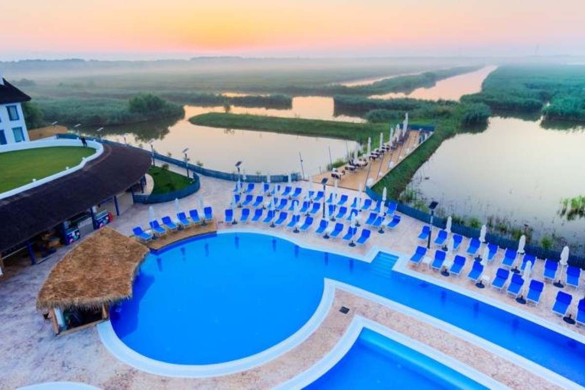 PENINSULA RESORT