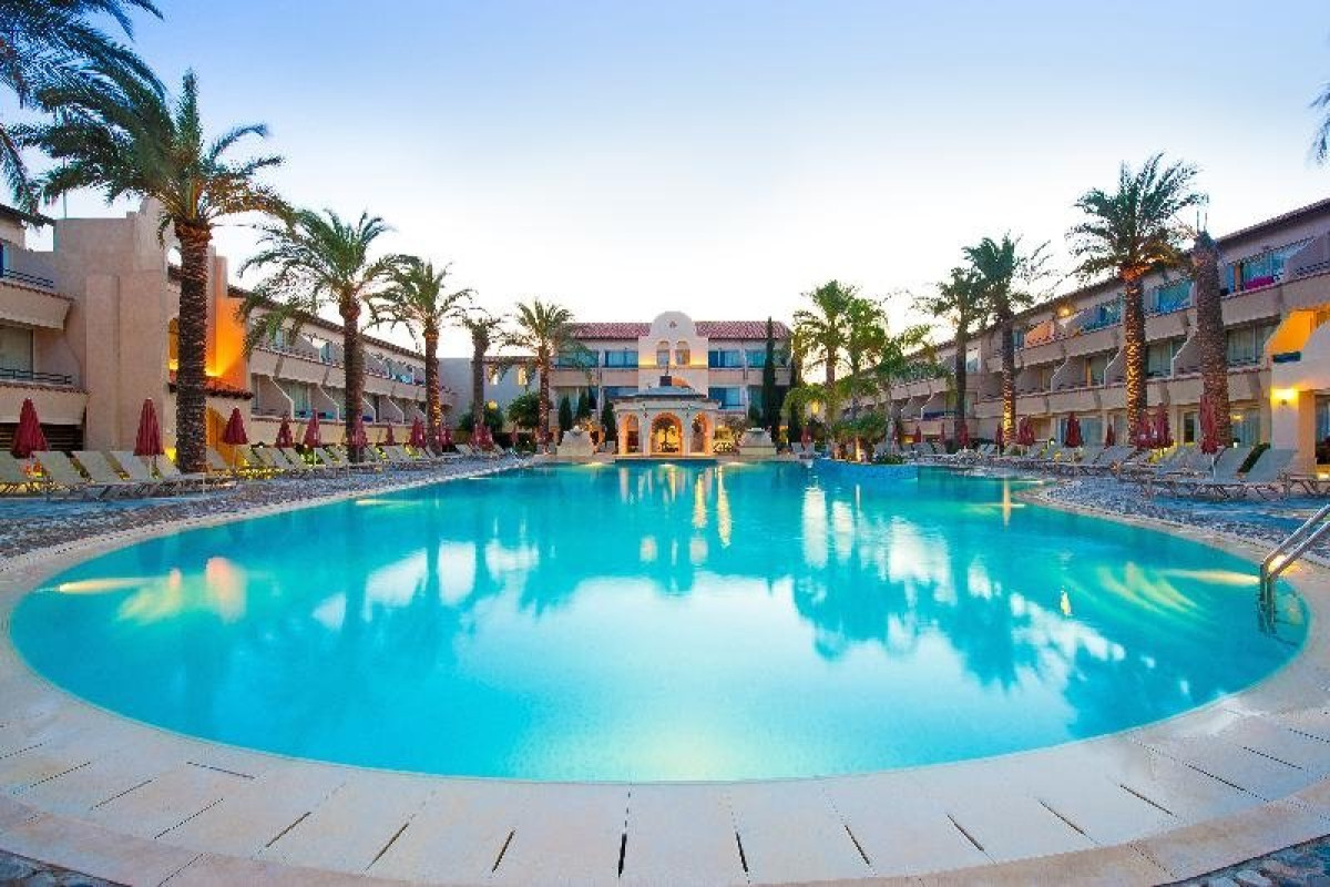 Napa Plaza (Adults Only)