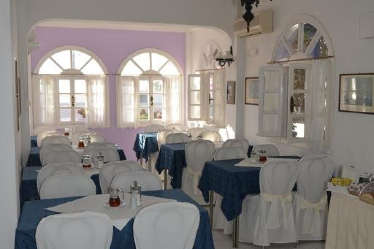 Melina Hotel (Fira Santorini)