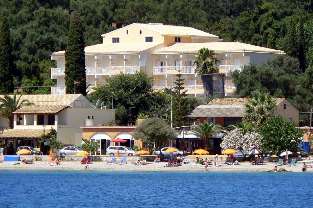 Ipsos Beach Hotel (C)