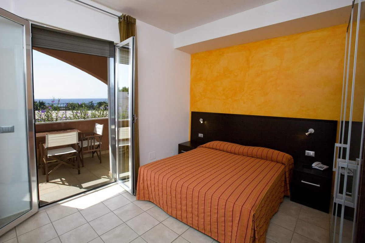 Hotel Club Ravezzo (Lido Marini)