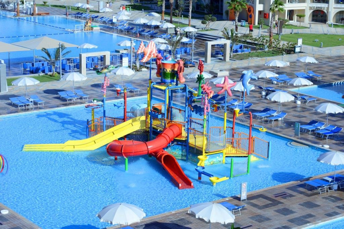 ALBATROS WHITE BEACH RESORT