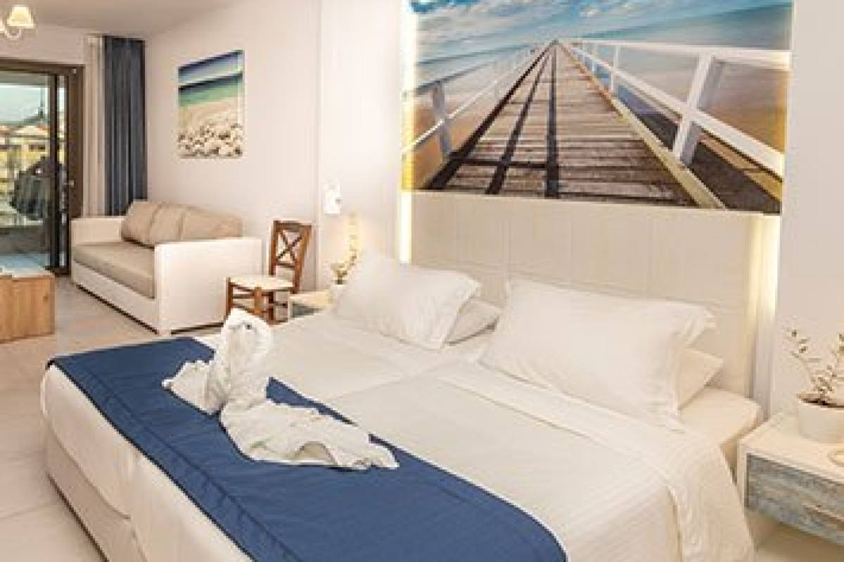 Robolla Beach Aparthotel (Corfu)