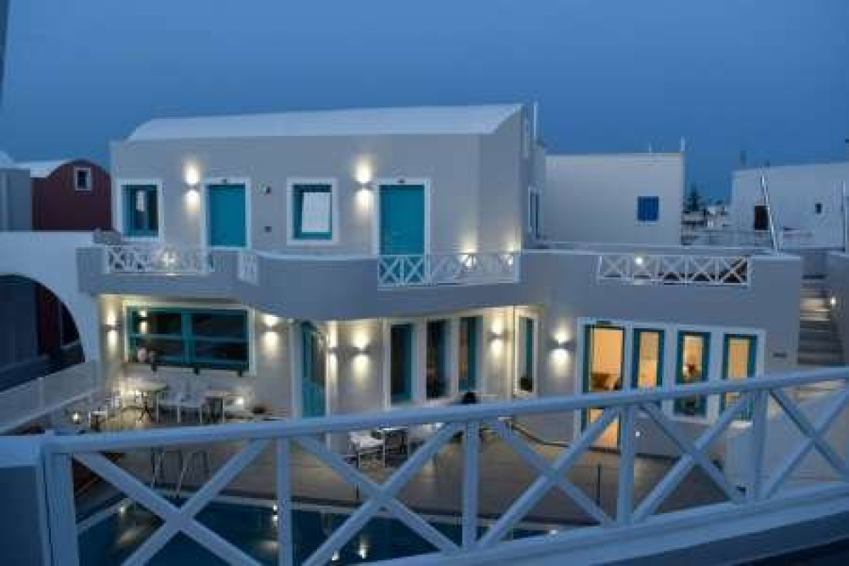 Nikolas (Karterados - Santorini)