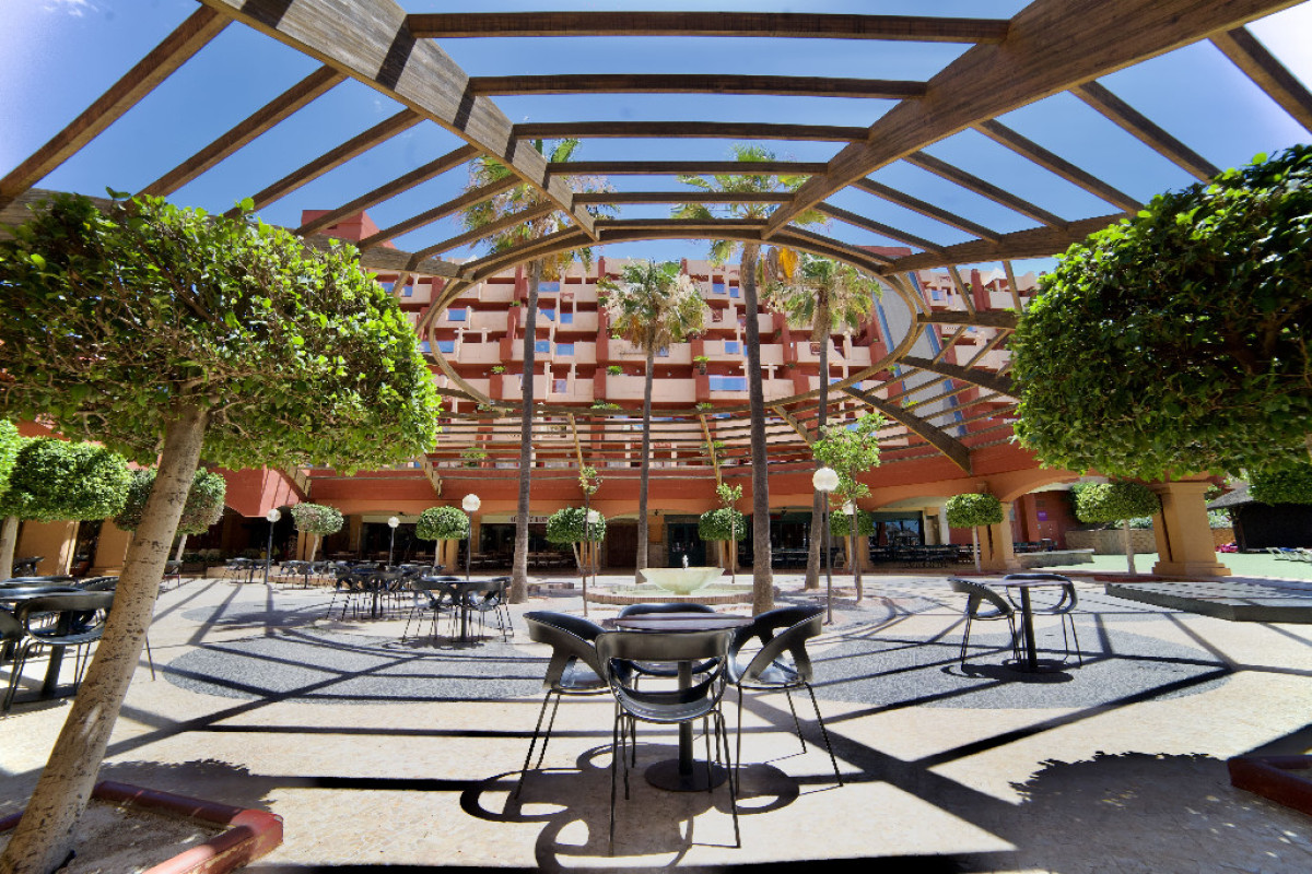 HOLIDAY WORLD VILLAGE HOTEL