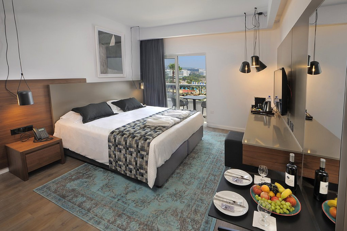 OKEANOS BEACH BOUTIQUE HOTEL