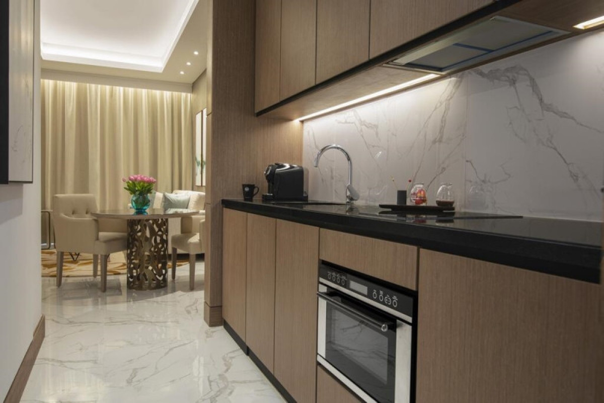 Al Jaddaf Rotana Suite Hotel