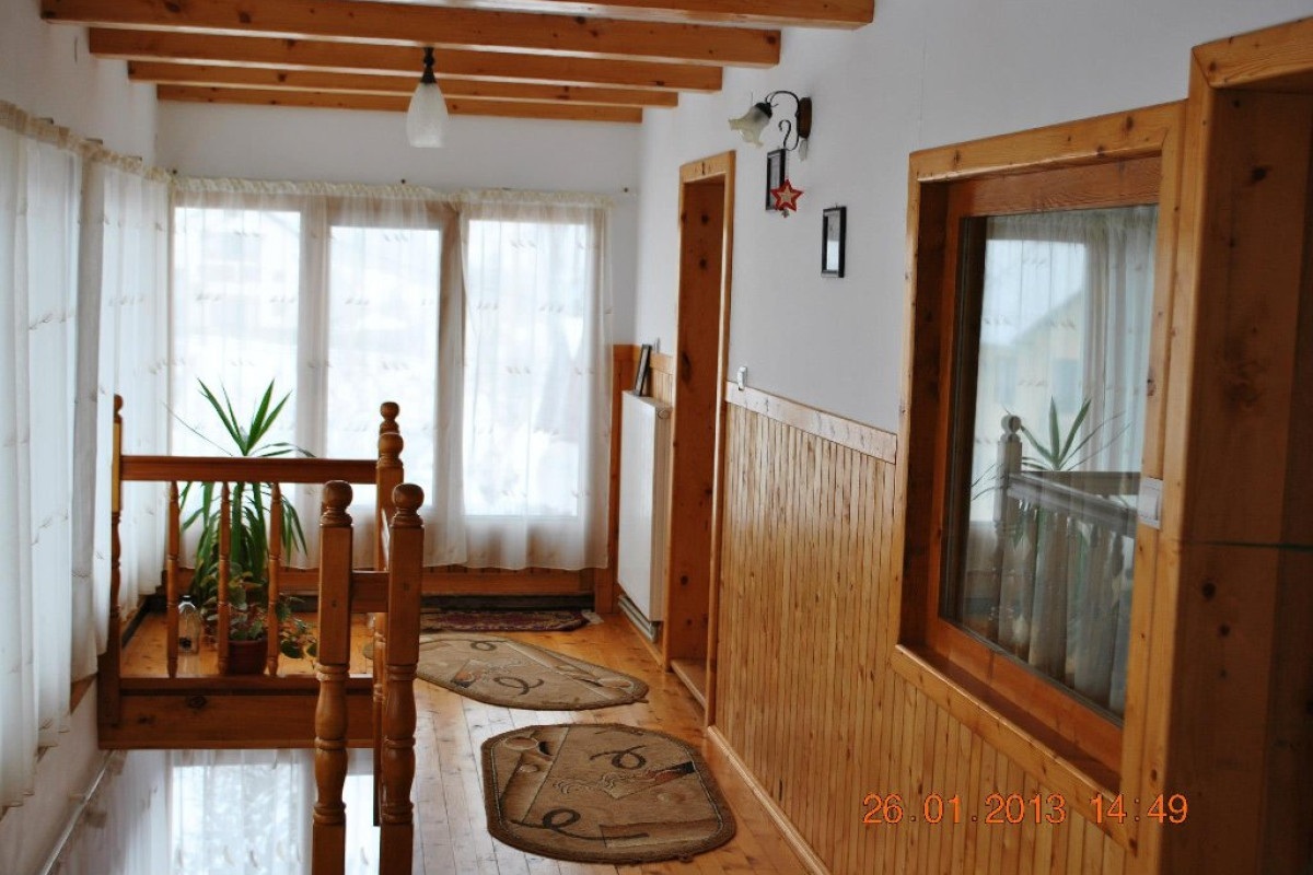 Casa EMA ( sat Pestera)