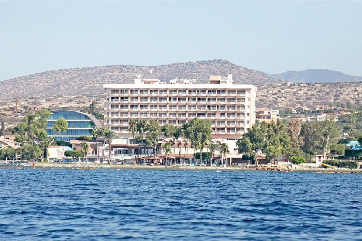 Poseidonia Beach