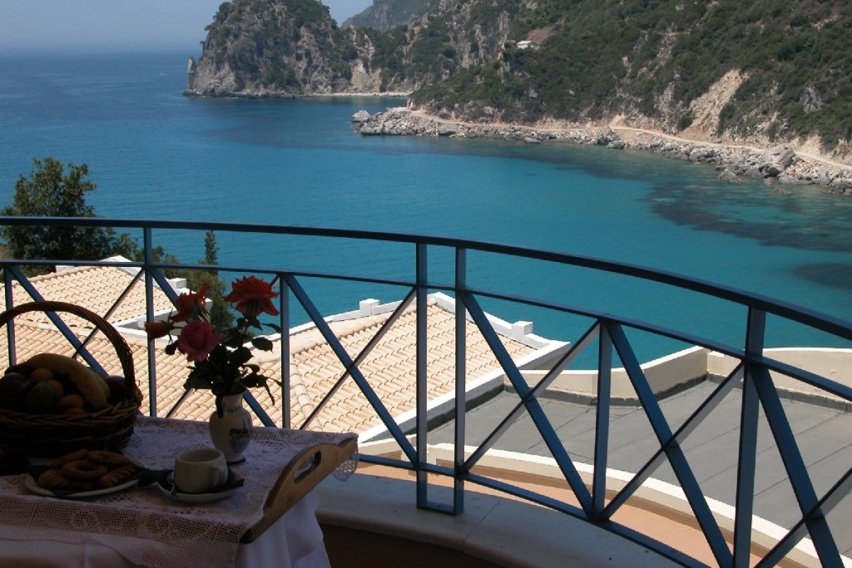 ITHEA SUITES HOTEL (Ermones) (C)