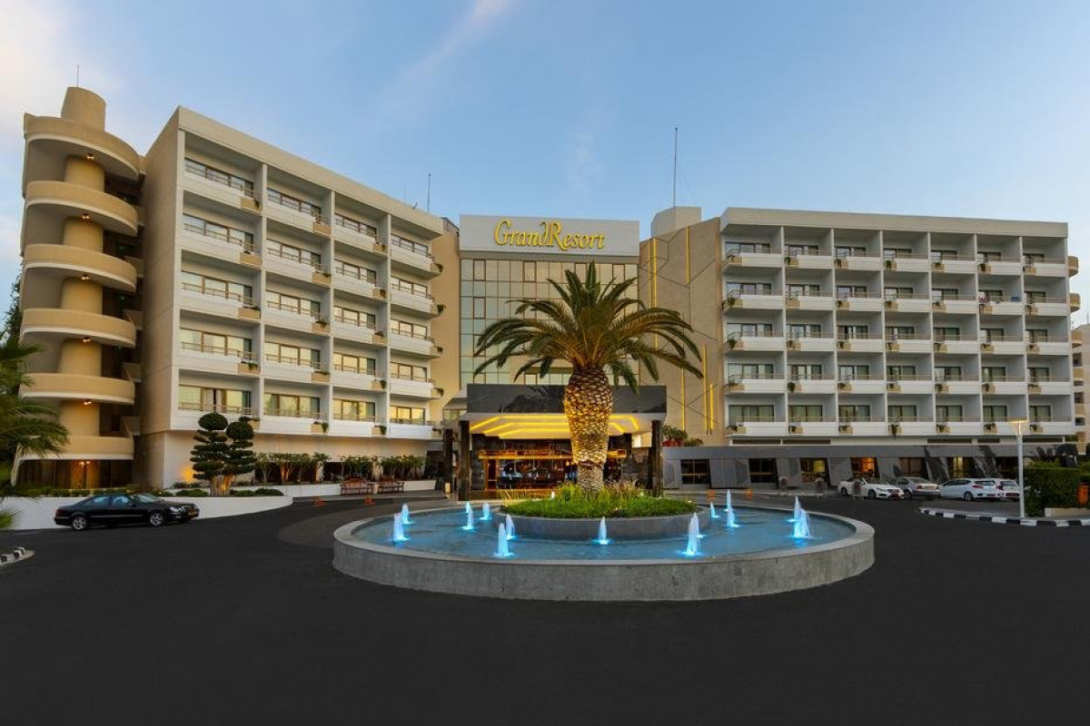 Grand Resort Beach