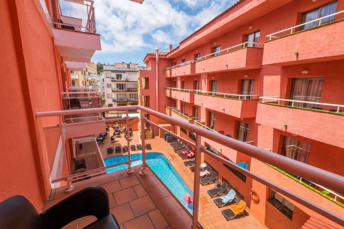 Tossa Beach Center (Tossa de Mar)