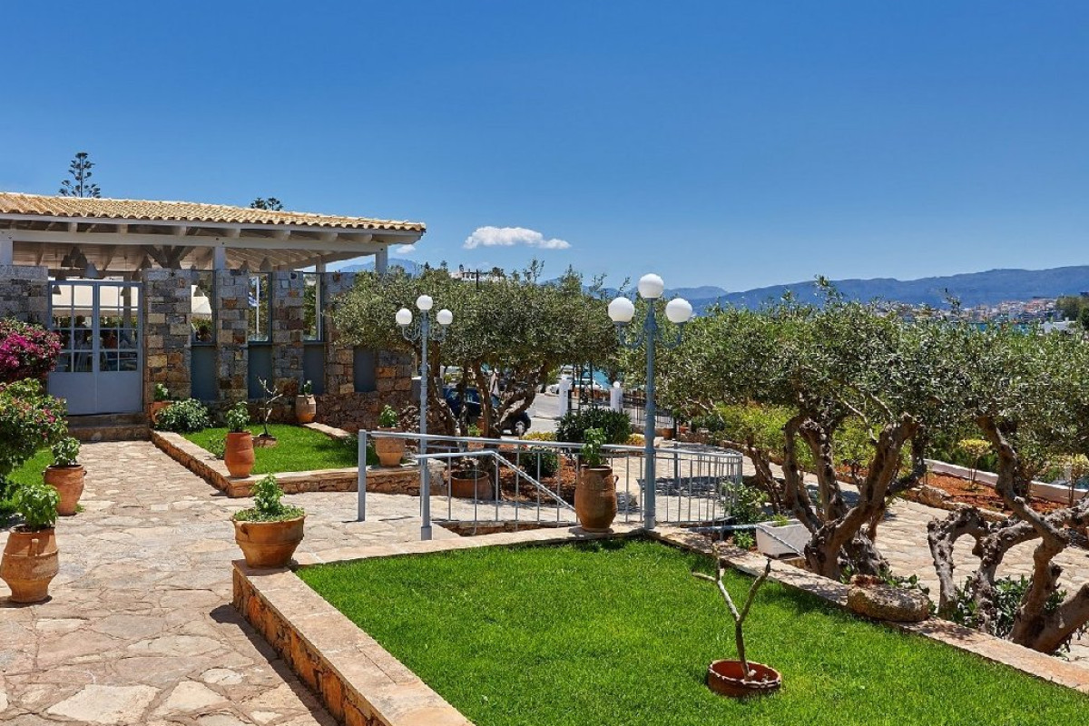 Vasia Ormos Hotel