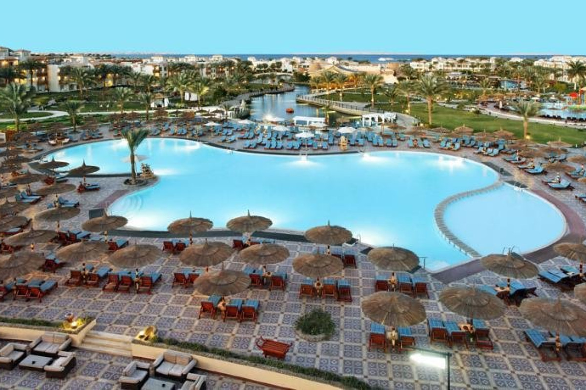 ALBATROS DANA BEACH
