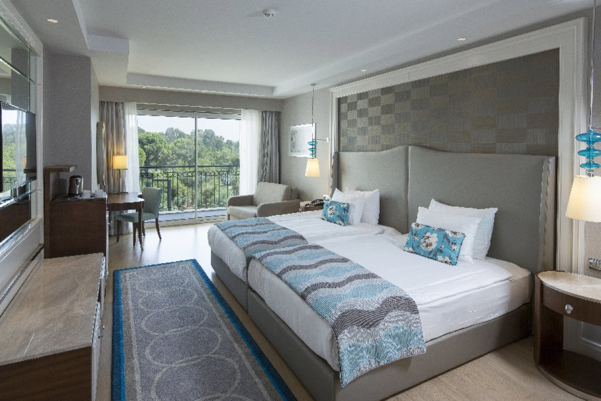 TITANIC DELUXE BELEK