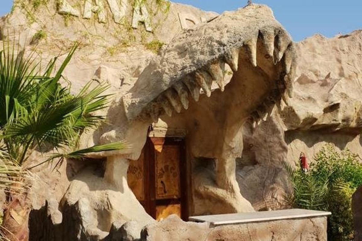 CAVES BEACH RESORT
