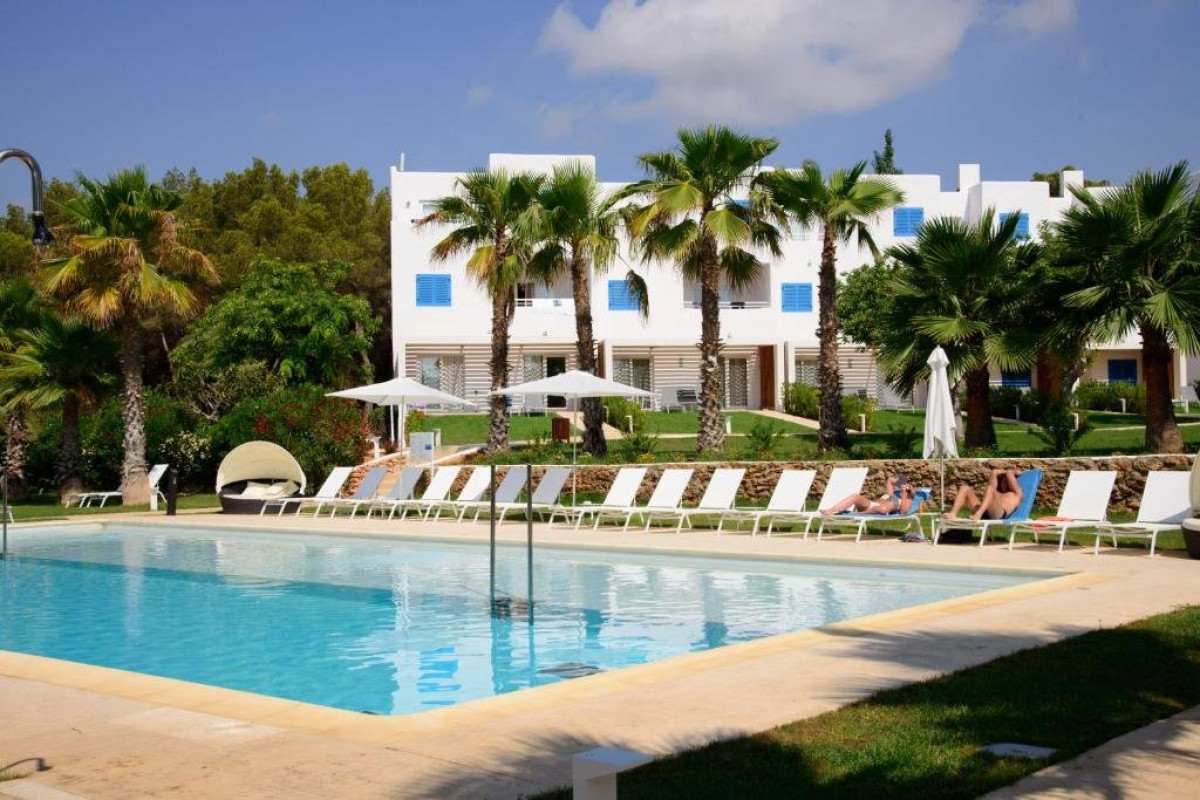 CALA LLENYA RESORT
