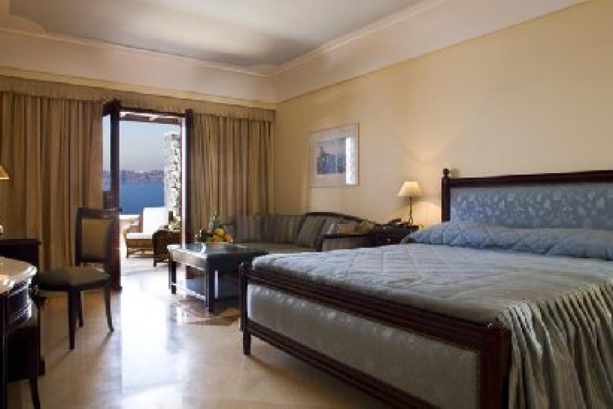 MAISON DES LYS LUXURY SUITES