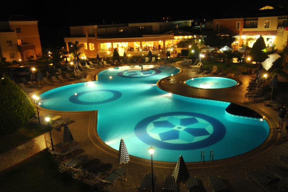 CHRISPY WORLD HOTEL (K)