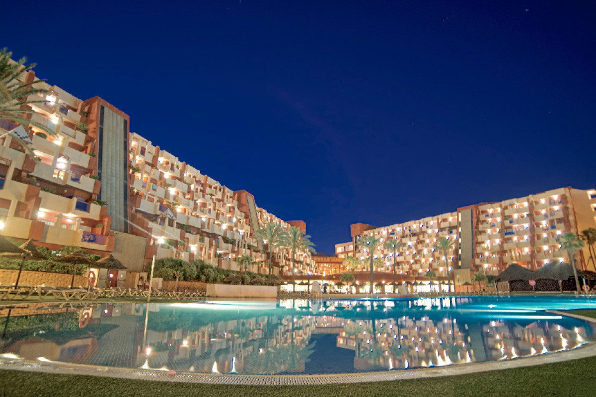 HOLIDAY WORLD VILLAGE HOTEL