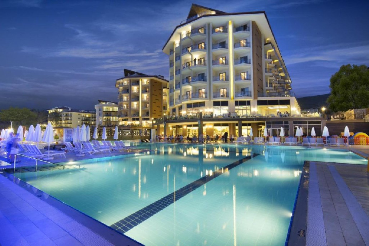 RAMADA HOTEL AND SUITES