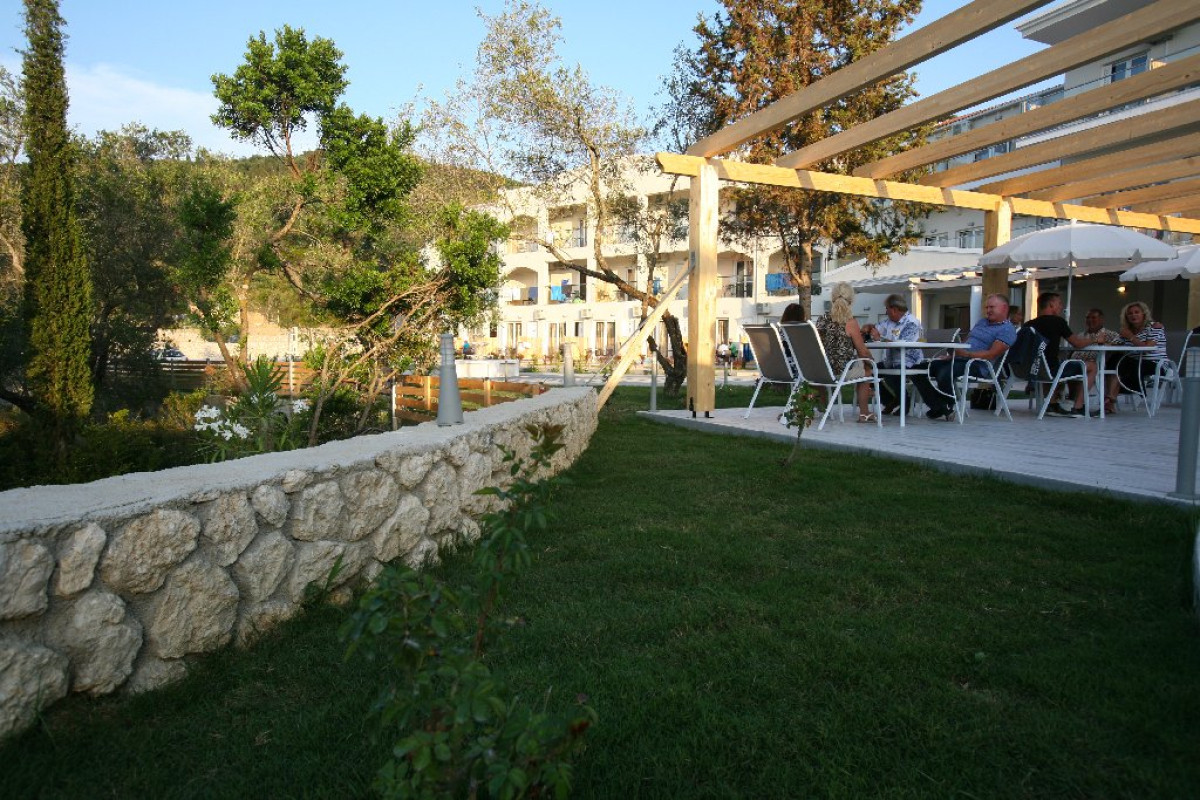 SAINT GEORGE PALACE (Agios Georgios)