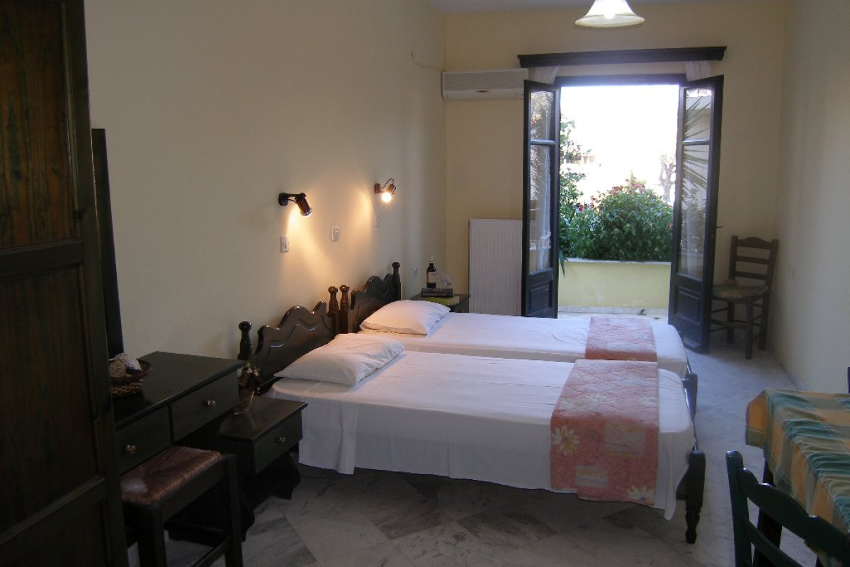 Elektra Apartments and Studios, Petra