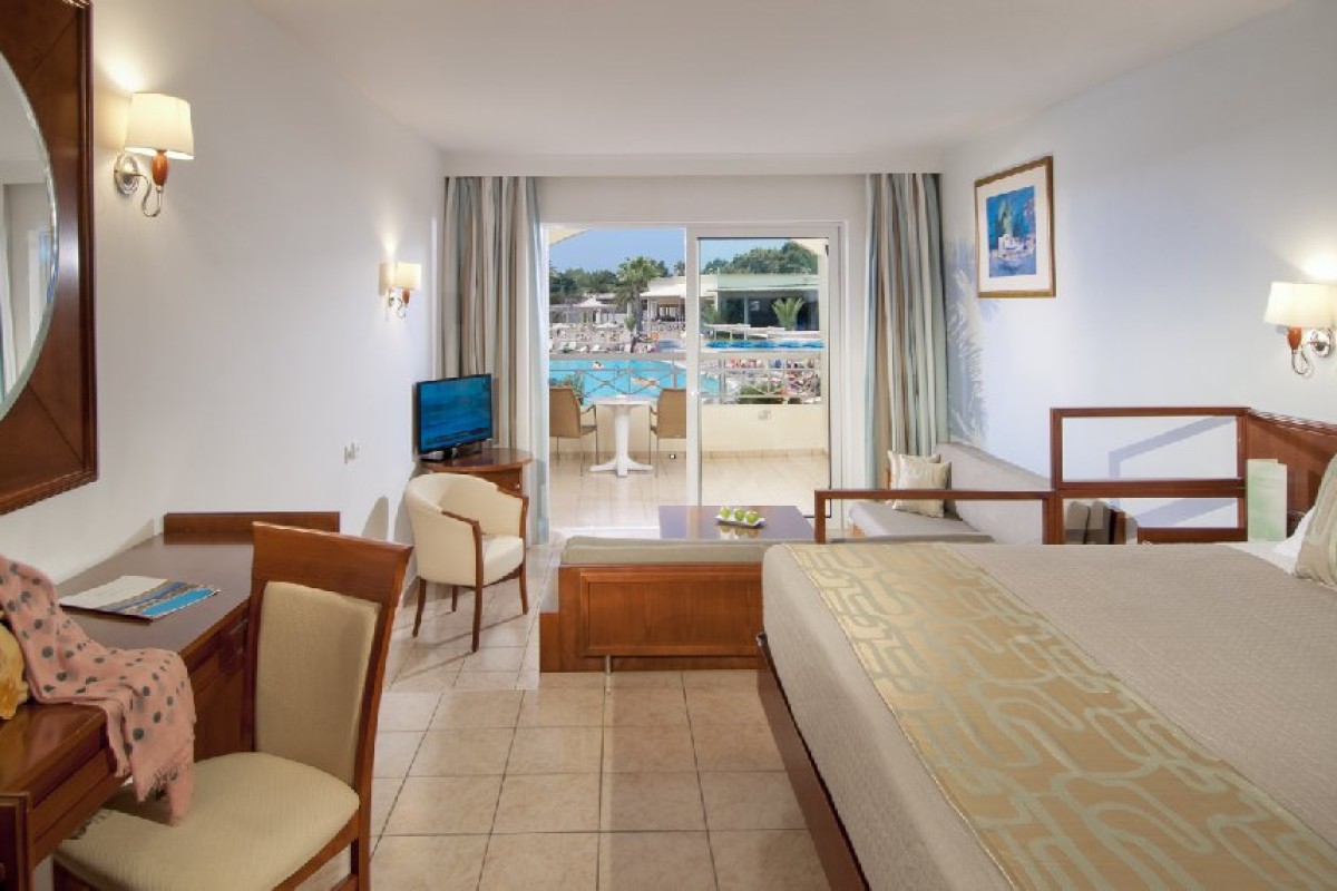 Kipriotis Maris Suites