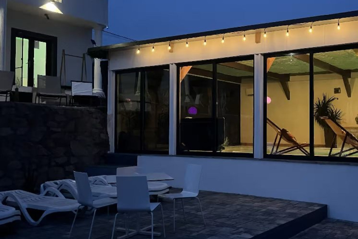 . Riviera 990 Ambasador Camere de inchiriat
