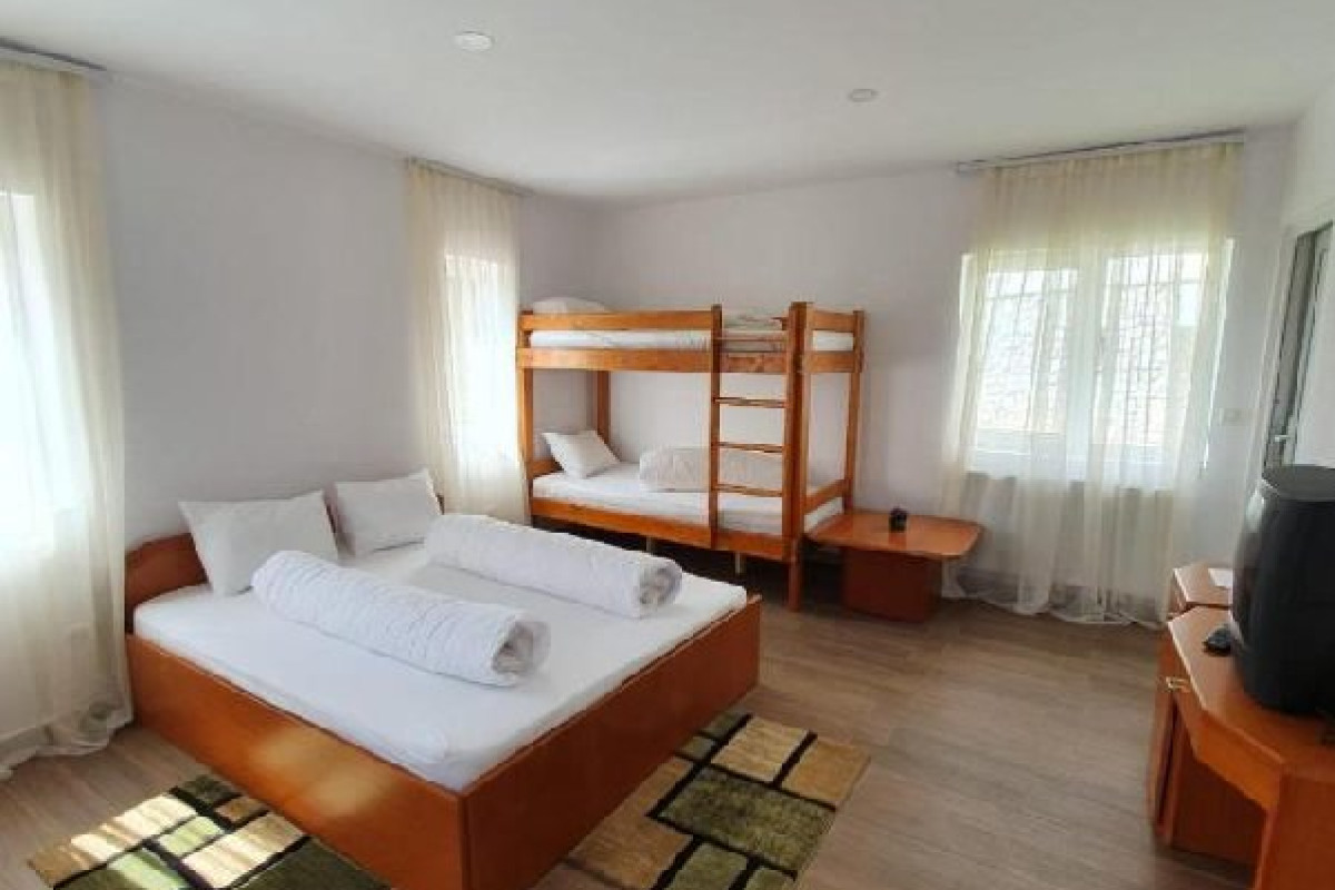 Vila Izvorul Minunilor