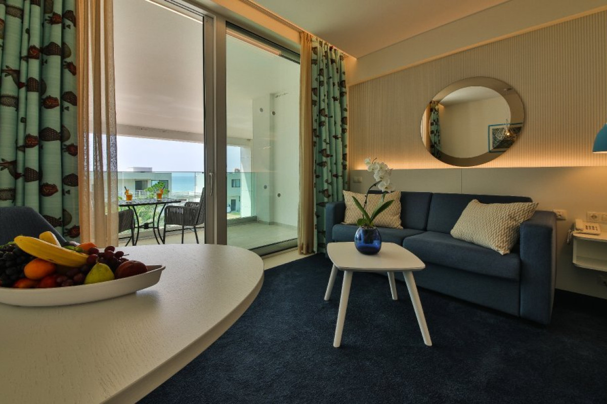 WHITE LAGOON  RESORT