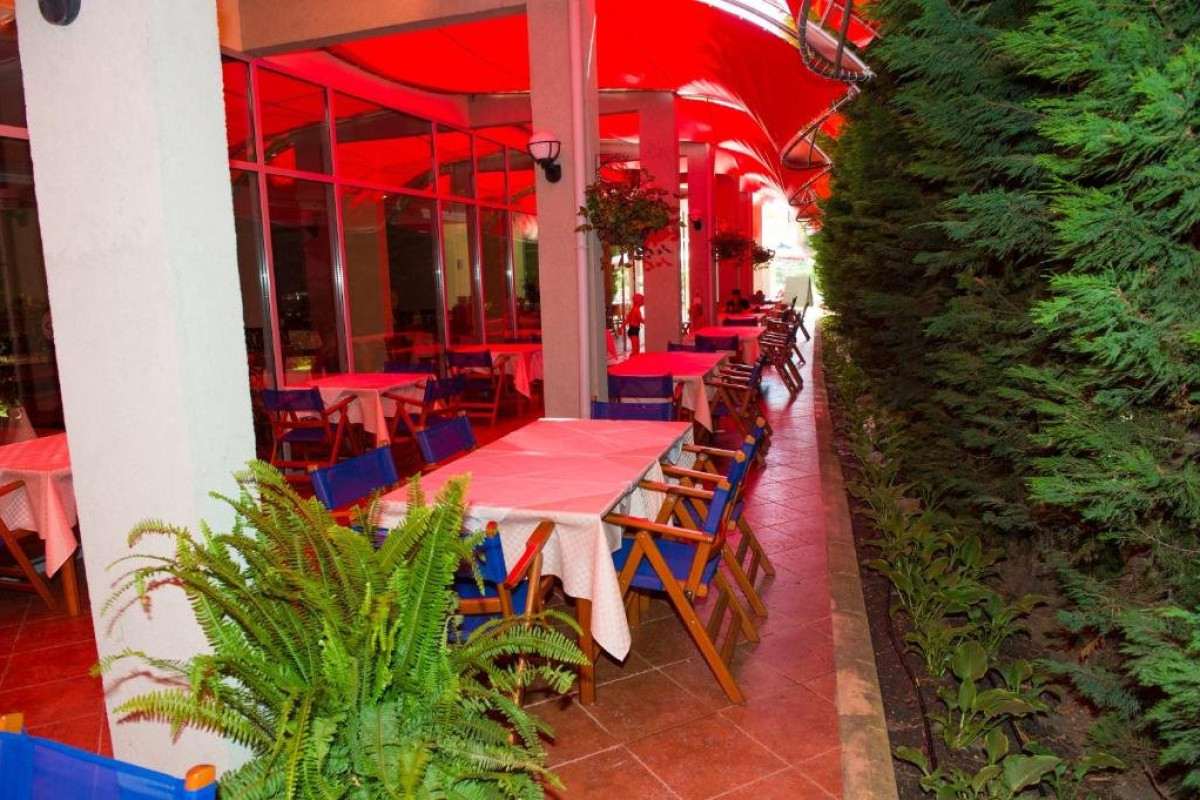 IVANA PALACE
