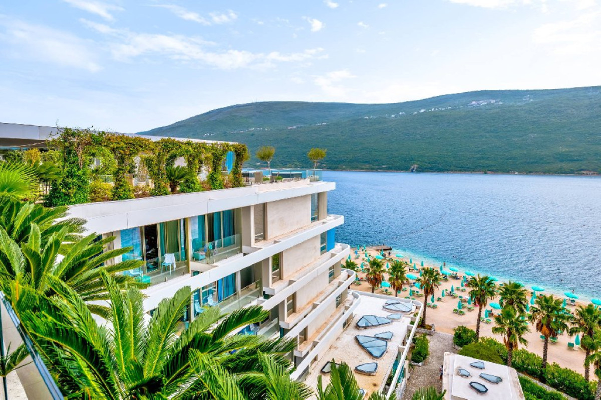 Carine Hotel Kumbor (R)