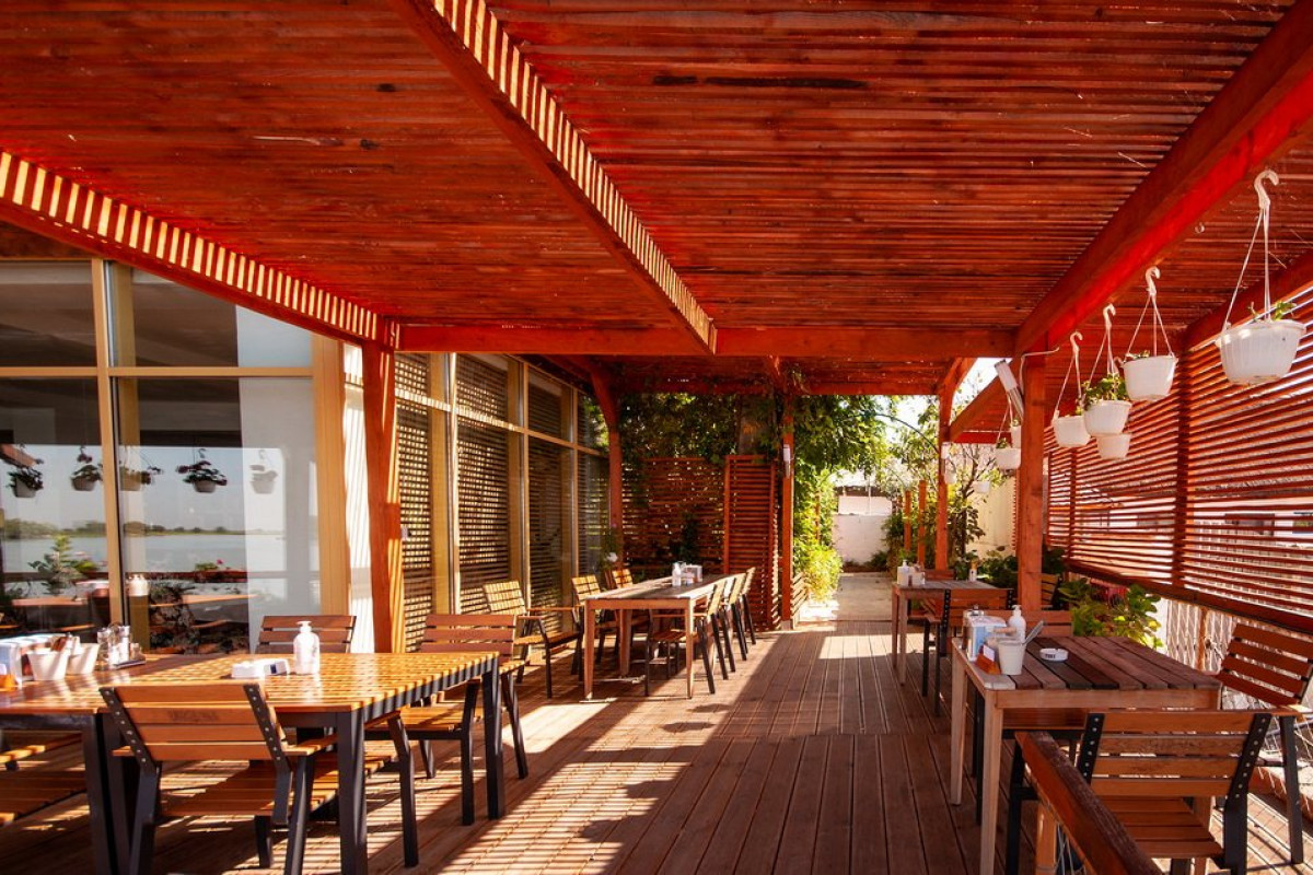 Paradise Delta House - Crisan