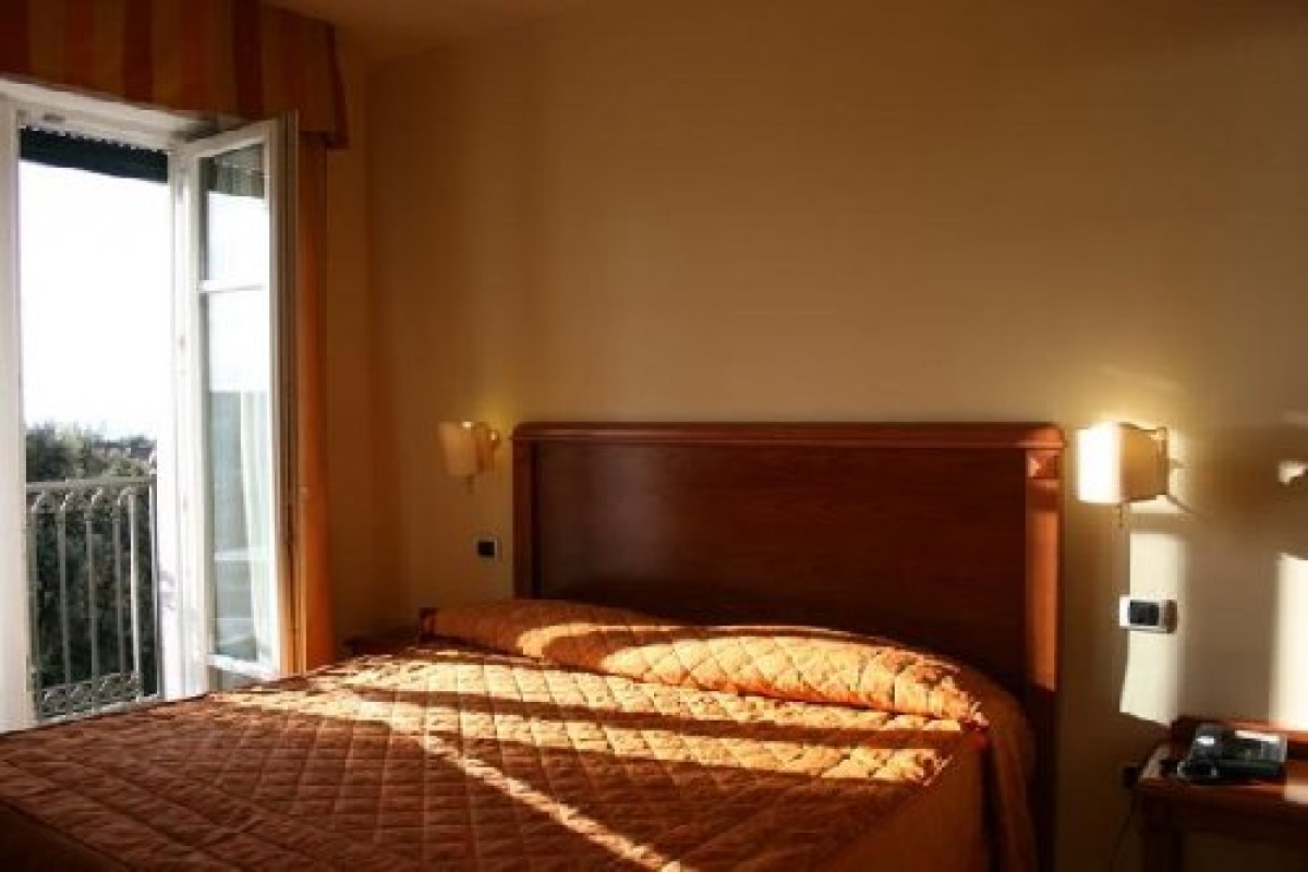 VILLA OMBROSA (Turism Seniori)