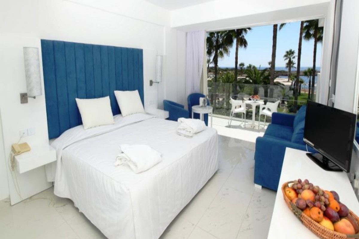 THE DOME BEACH HOTEL