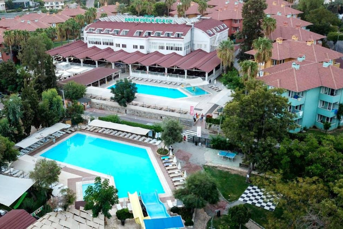 ARMAS GREEN FUGLA BEACH