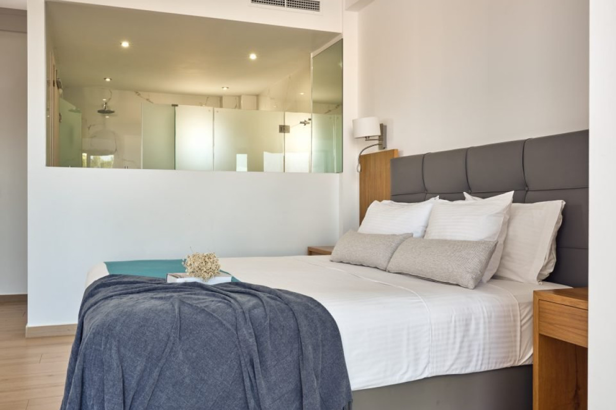 Cavo Orient Beach Hotel