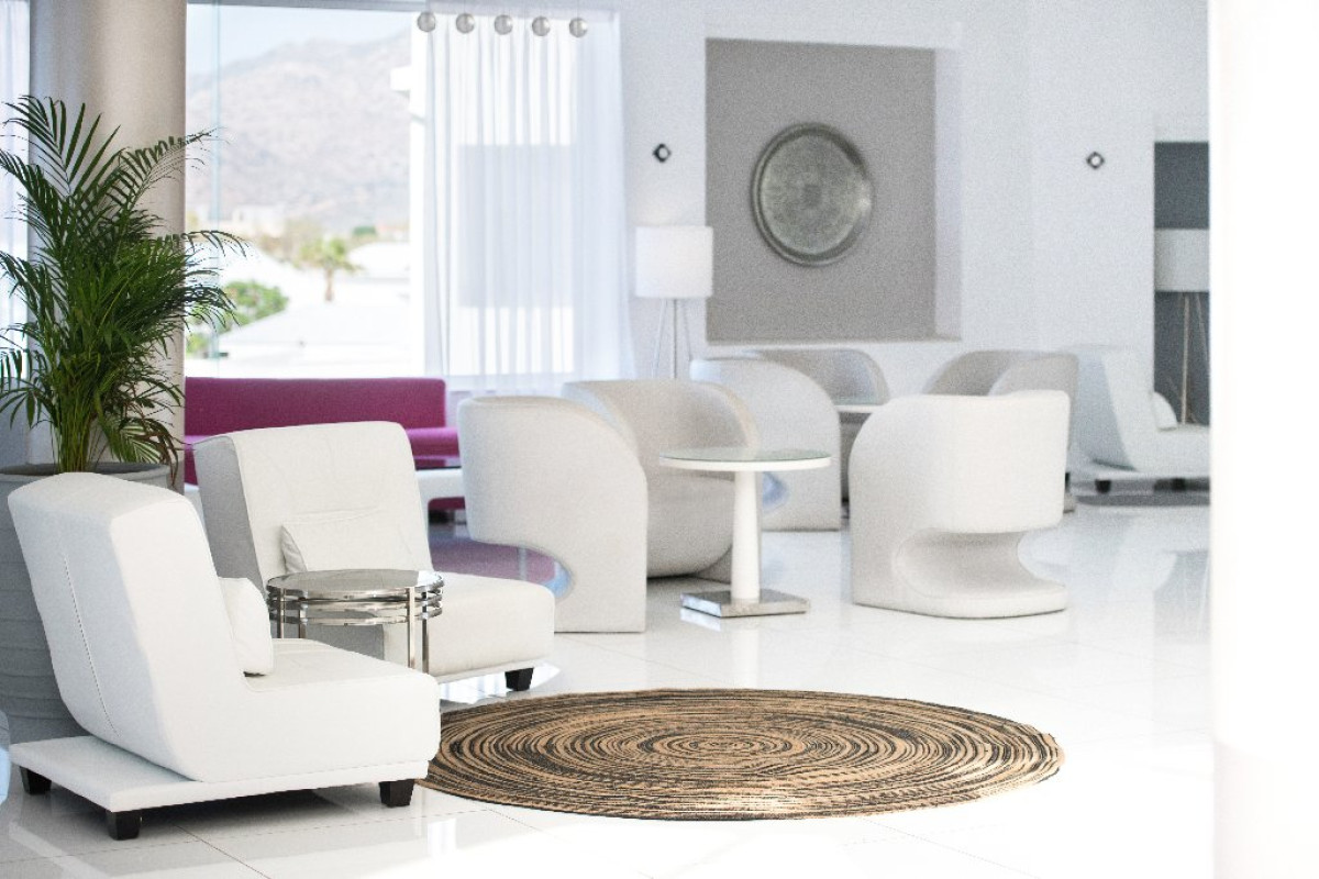 Mr and Mrs White Crete Boutique Lounge (K)