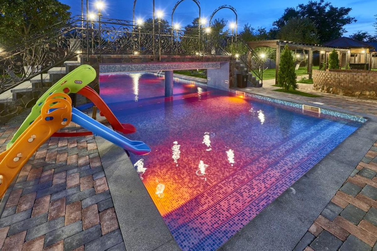 Resort Ambient CMY