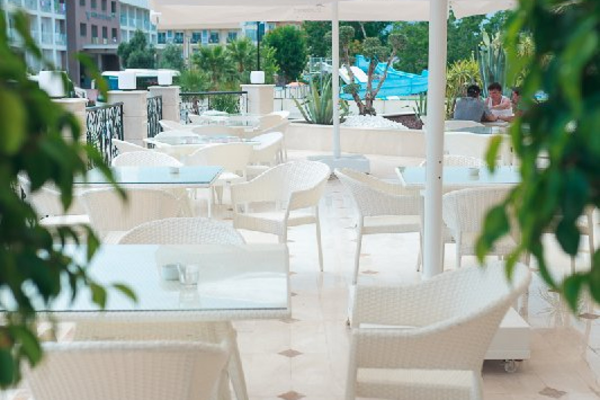 LOCEANICA BEACH RESORT