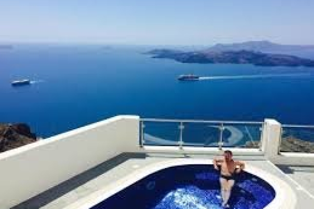 Petit Palace (Agia Irini - Fira - Santorini)