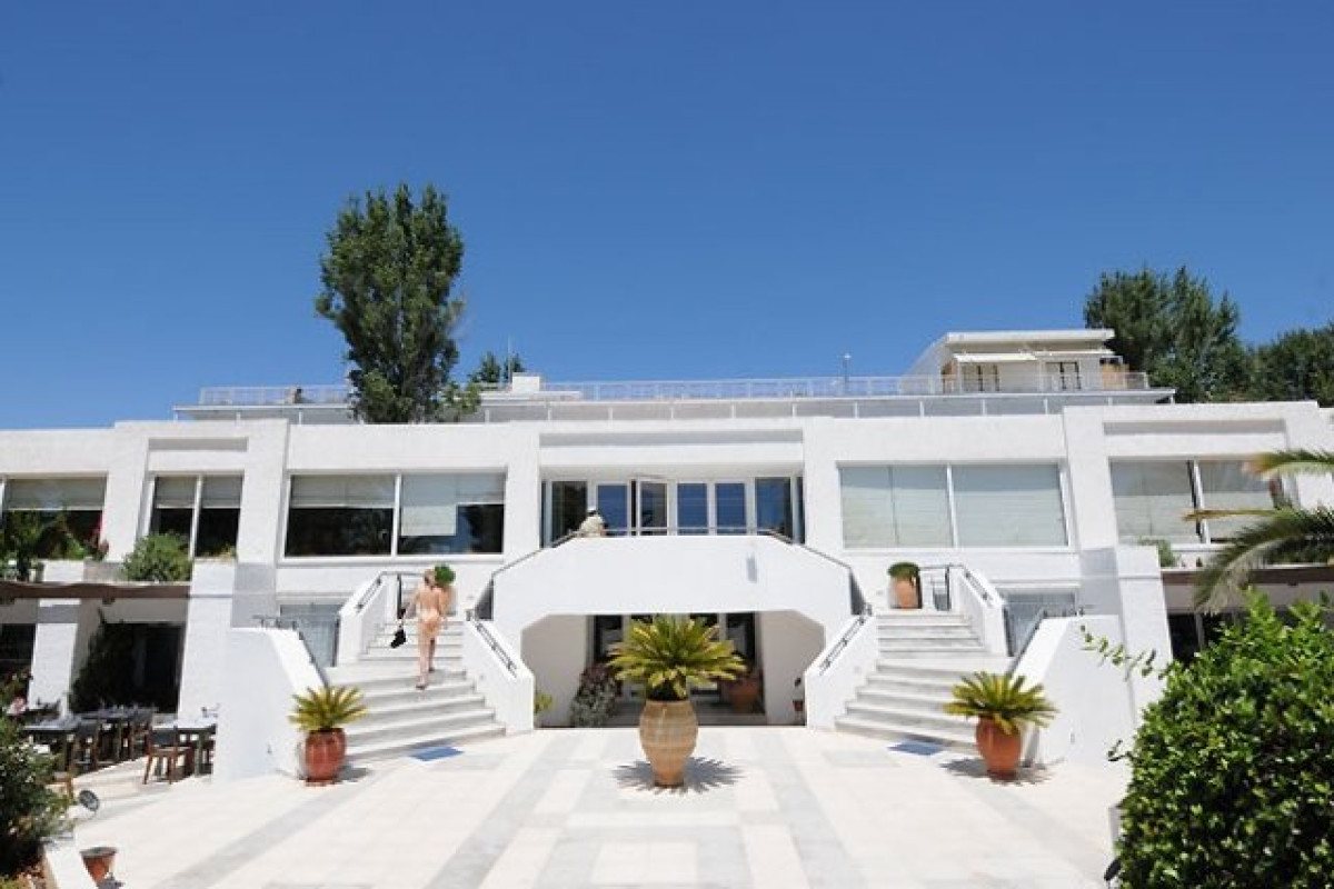 Grand Bleu Hotel (Eretria)