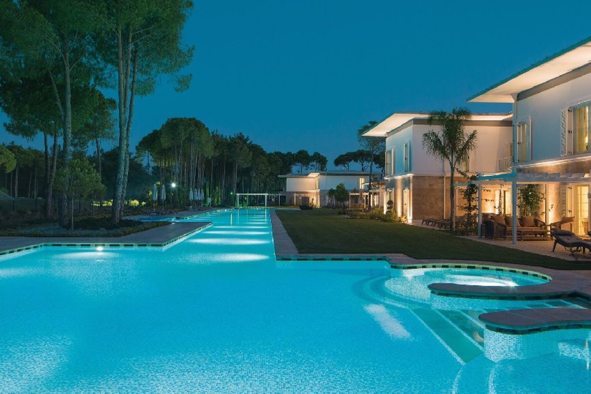 AZURE VILLAS BY CORNELIA