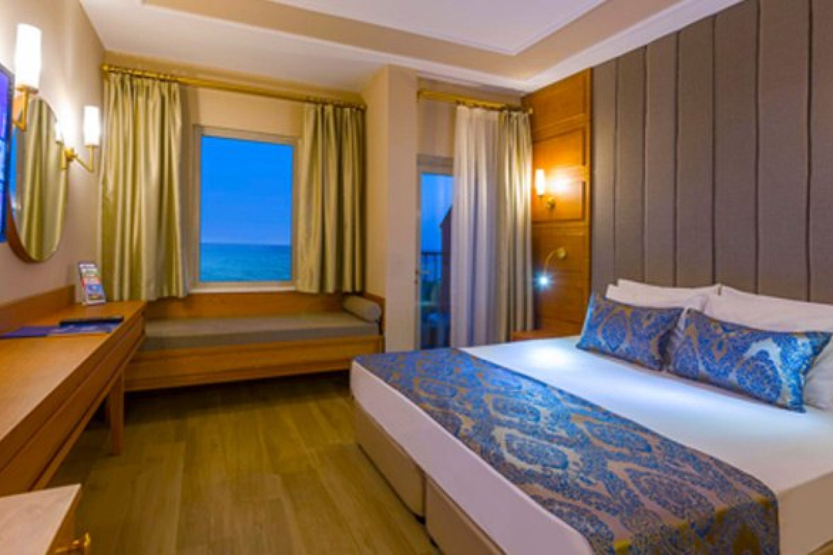 ROYAL ATLANTIS BEACH